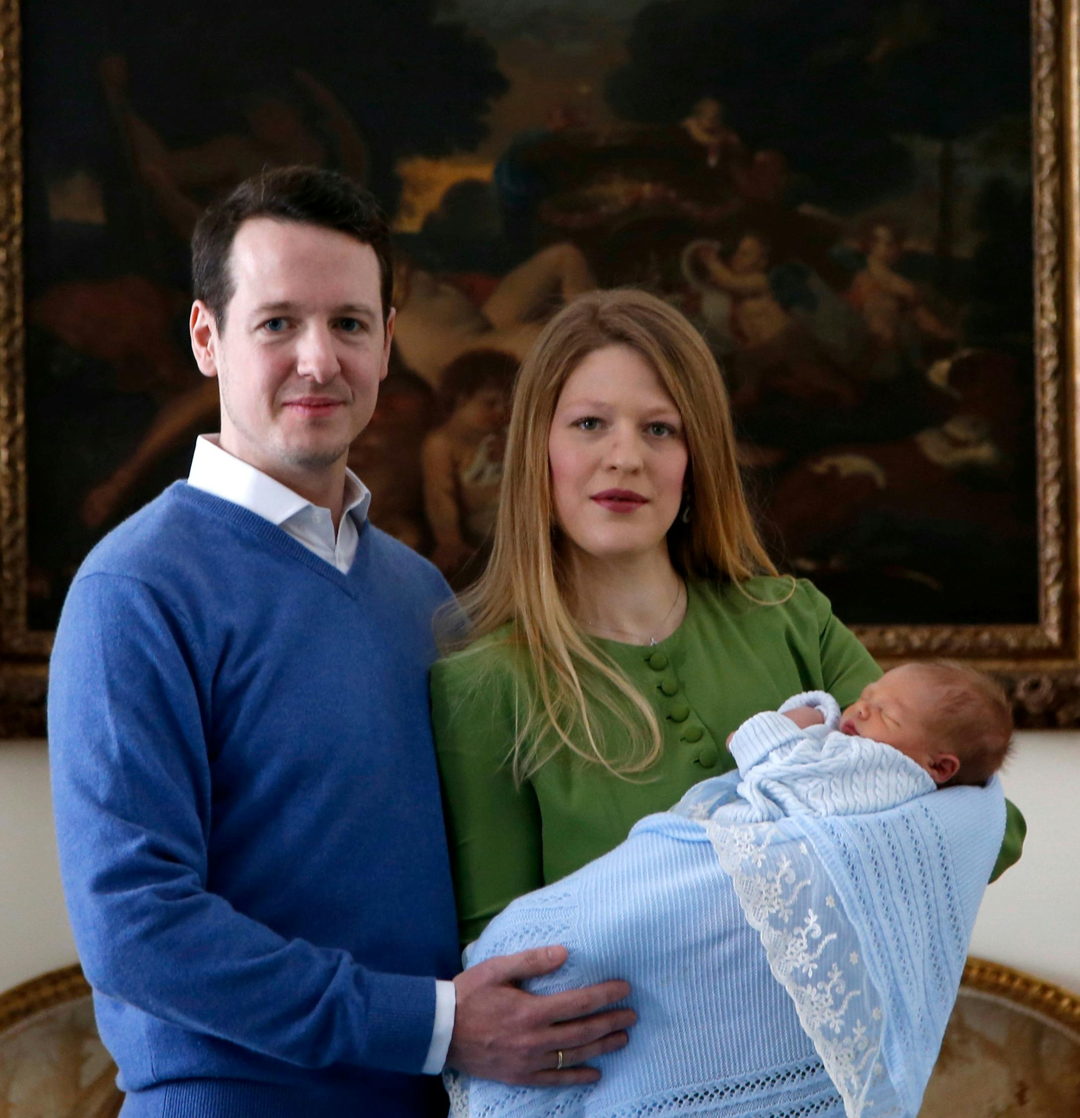 Prins Filip og prinsesse Danica med deres første barn, Stefan, i 2018. 