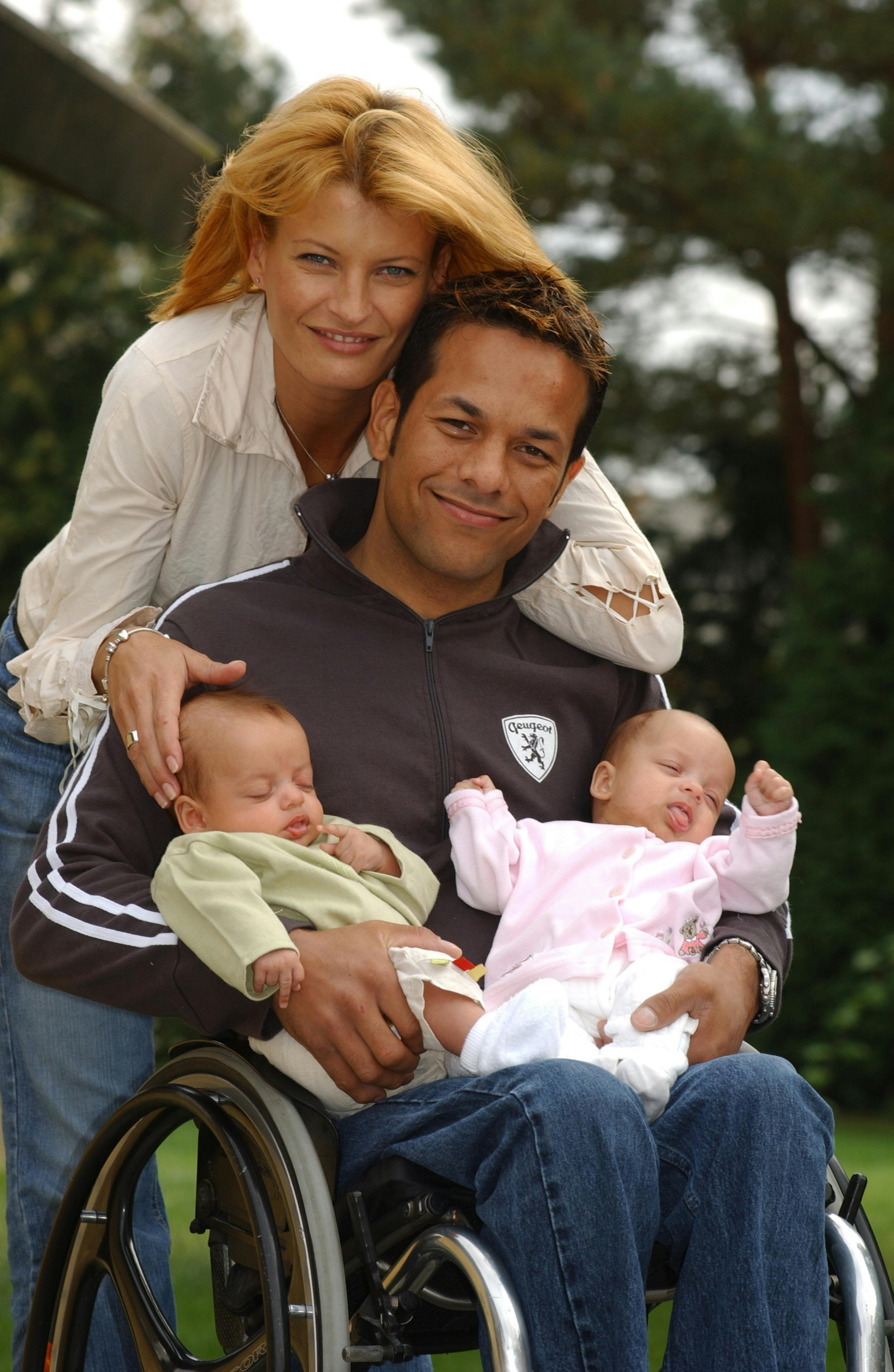 Mai-Britt Vingsøe og Jason Watt med Noah og Filuca i 2002. 