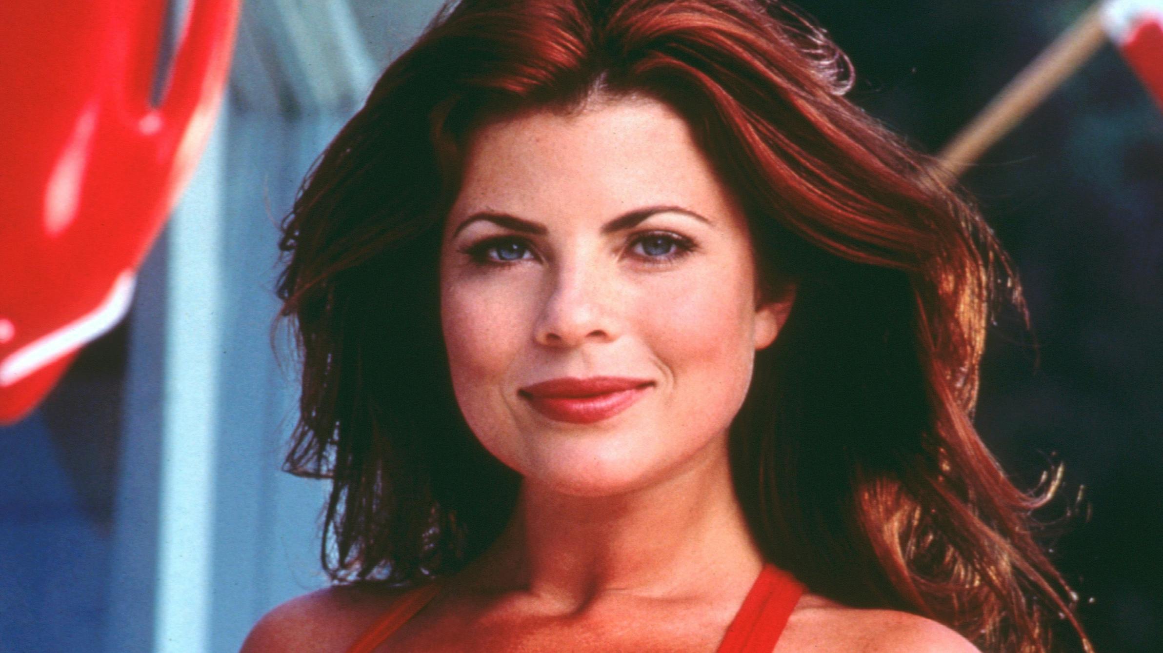 Yasmine Bleeth som Caroline Holden i "Baywatch". 