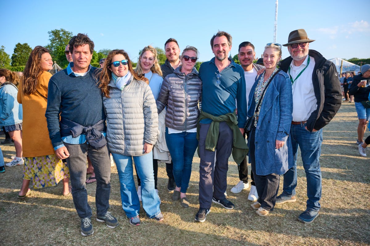 Carlos Morales Quintana, prinsesse Alexia, prinsesse Theodora, Matthew Kumar, prinsesse Nathalie, prins Nikolos, prinsesse Alexandra og grev Michael. 