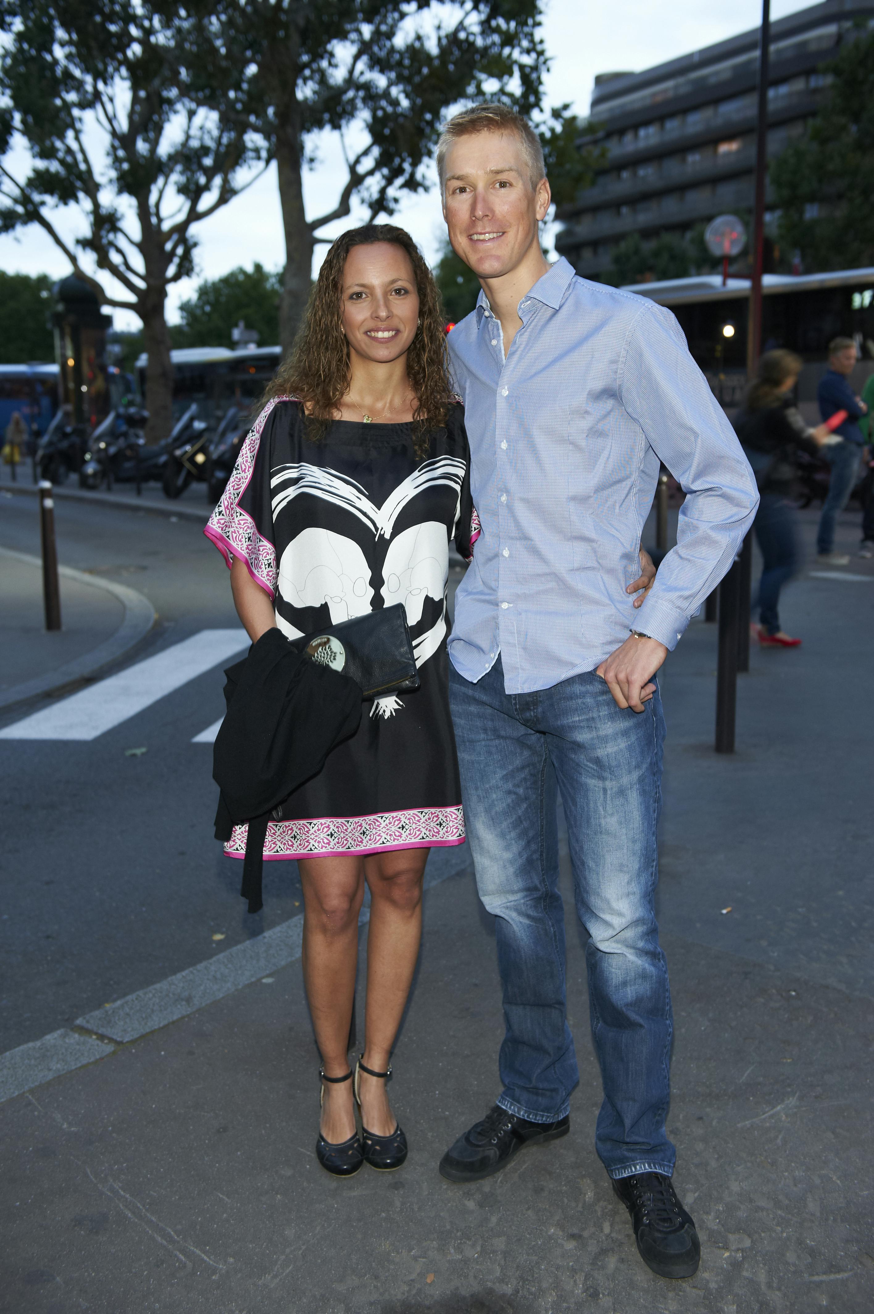 Cykelholdet Saxo Bank-Sungard holder stor fest i Palais de Chaillot i Paris efter afslutningen på Tour de France. - Cykelrytter Lars Bak med sin kæreste Elisabeth - familie - Dato: 24.07.2011 - Foto: Lars H. Larsen