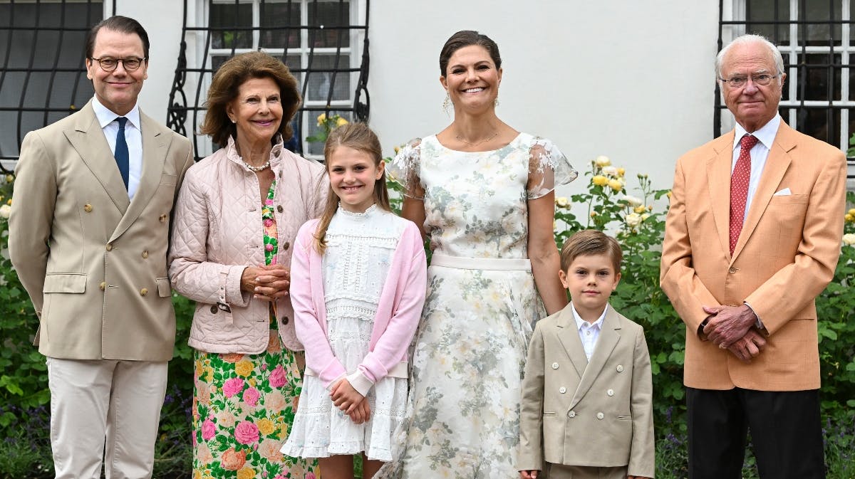 Prins Daniel, dronning Silvia, prinsesse Estelle, kronprinsesse Victoria, prins Oscar og kong Carl Gustaf 