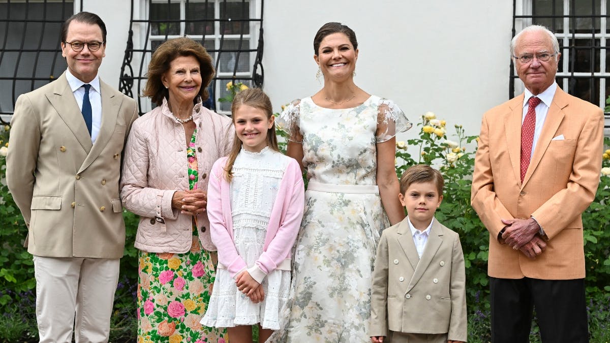 Prins Daniel, dronning Silvia, prinsesse Estelle, kronprinsesse Victoria,&nbsp;prins Oscar og kong Carl Gustaf&nbsp;