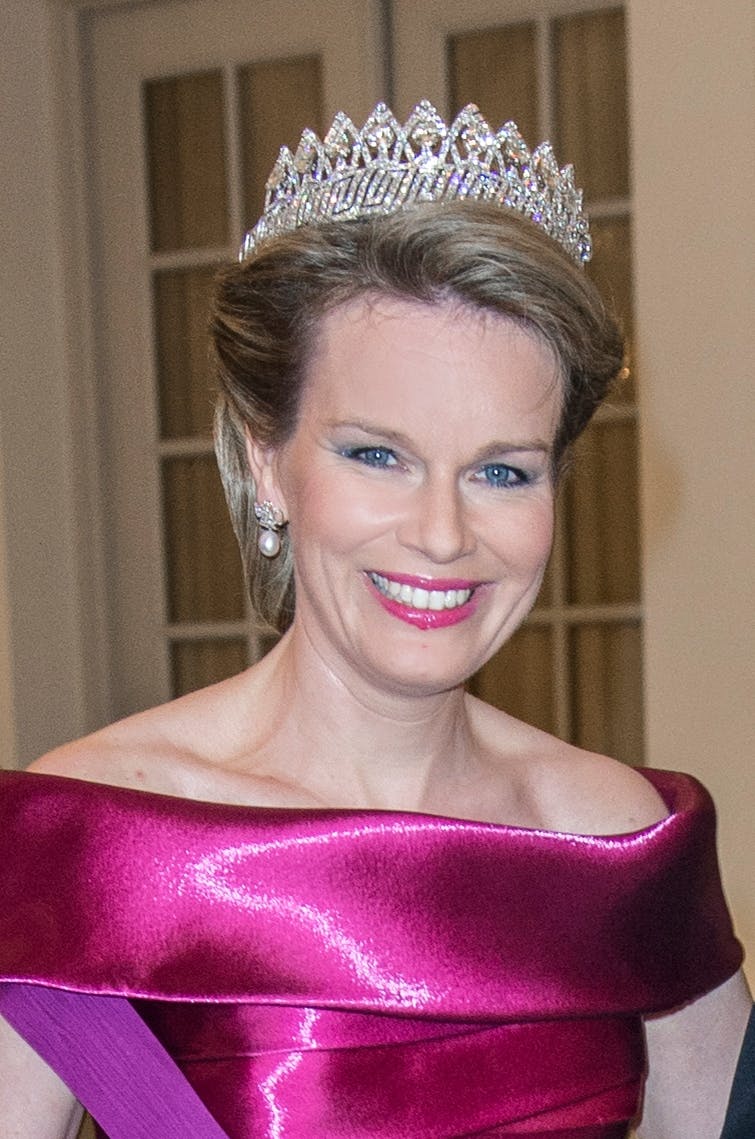 Dronning Mathilde med diademet ved en tidligere lejlighed. 