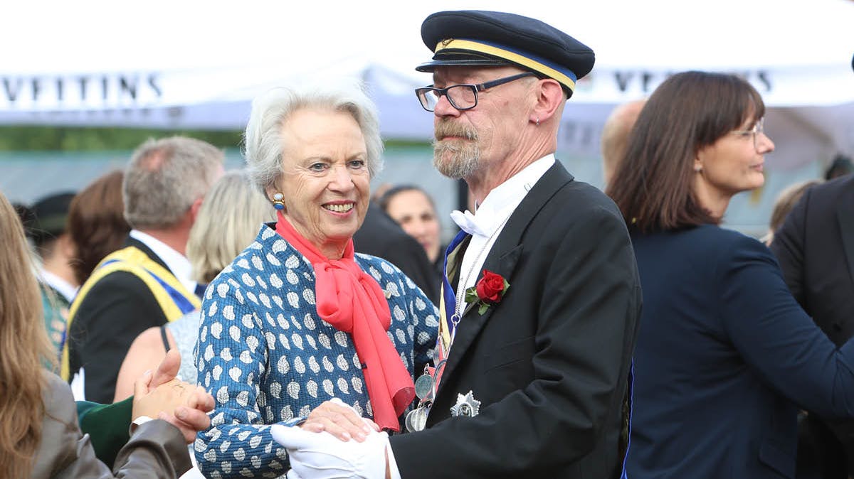 Prinsesse Benedikte fik sig en svingom med årets skyttekonge, Frank Dickel.