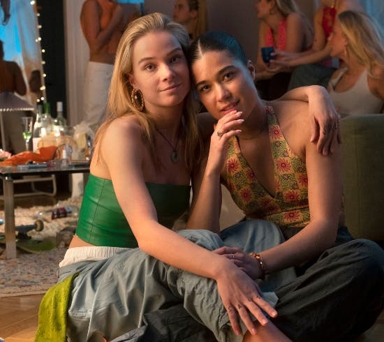 Safina og Filippa Coster-Waldau i "Salsa". 