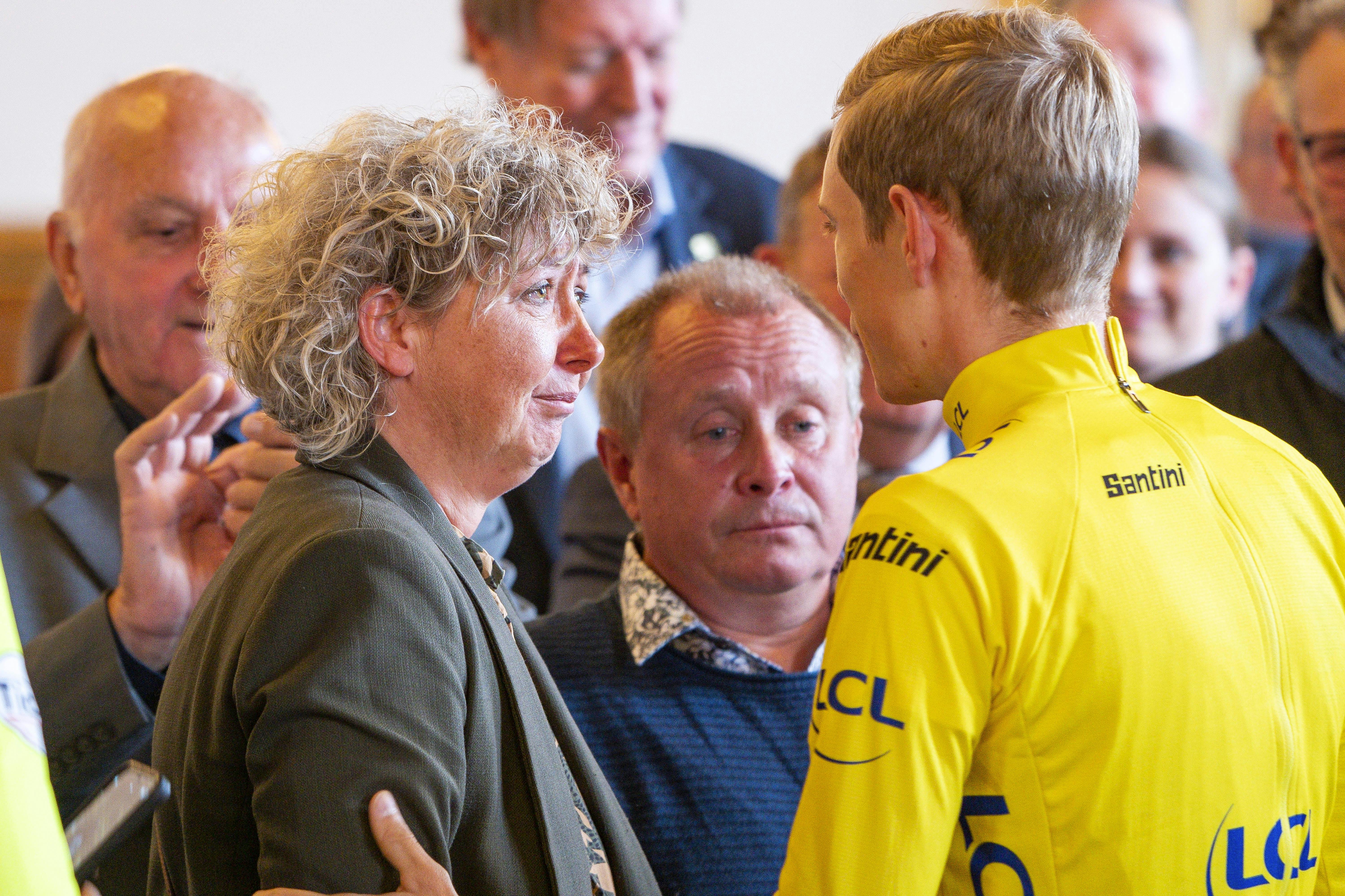 Jonas Vingegaard med sine forældre.