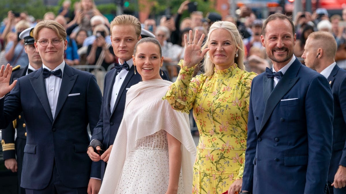 Kronprins Haakon og Mette-Marit og børnene