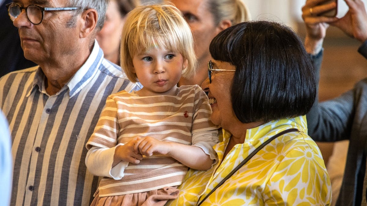 Frida med sin mormor, Rosa, i 2023. 