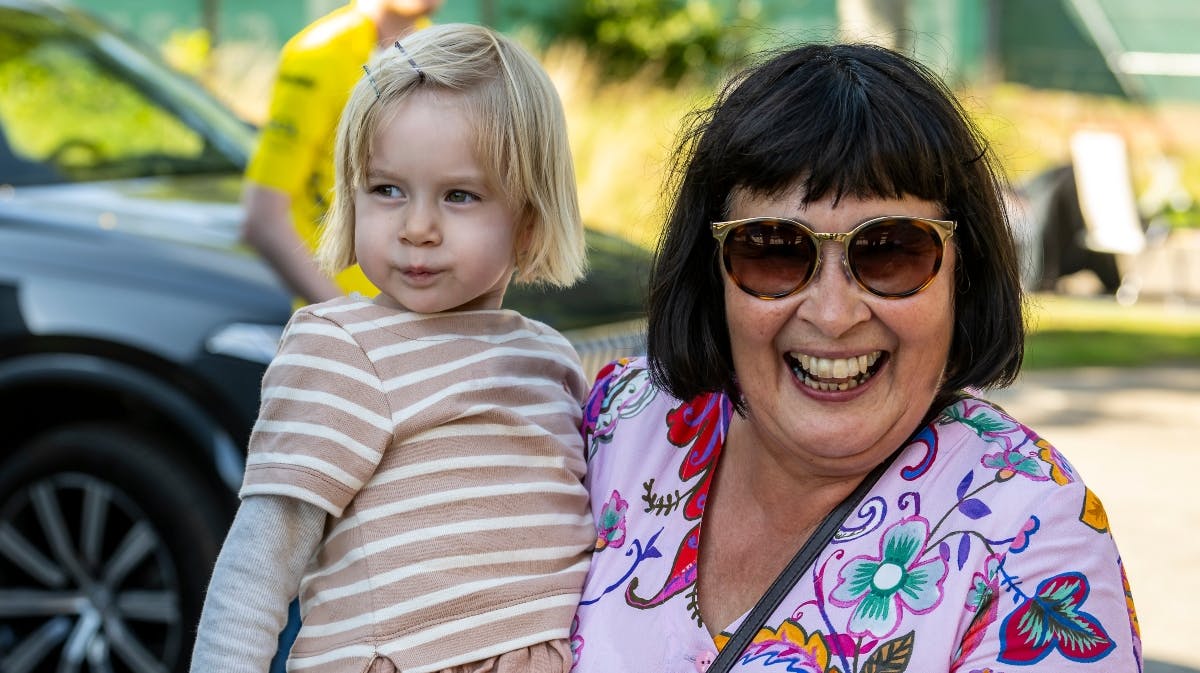 Frida med sin mormor, Rosa. 