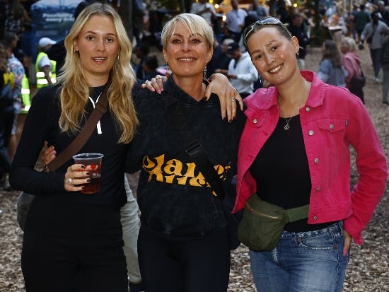 Cecilie Beck med Frida og Astrid