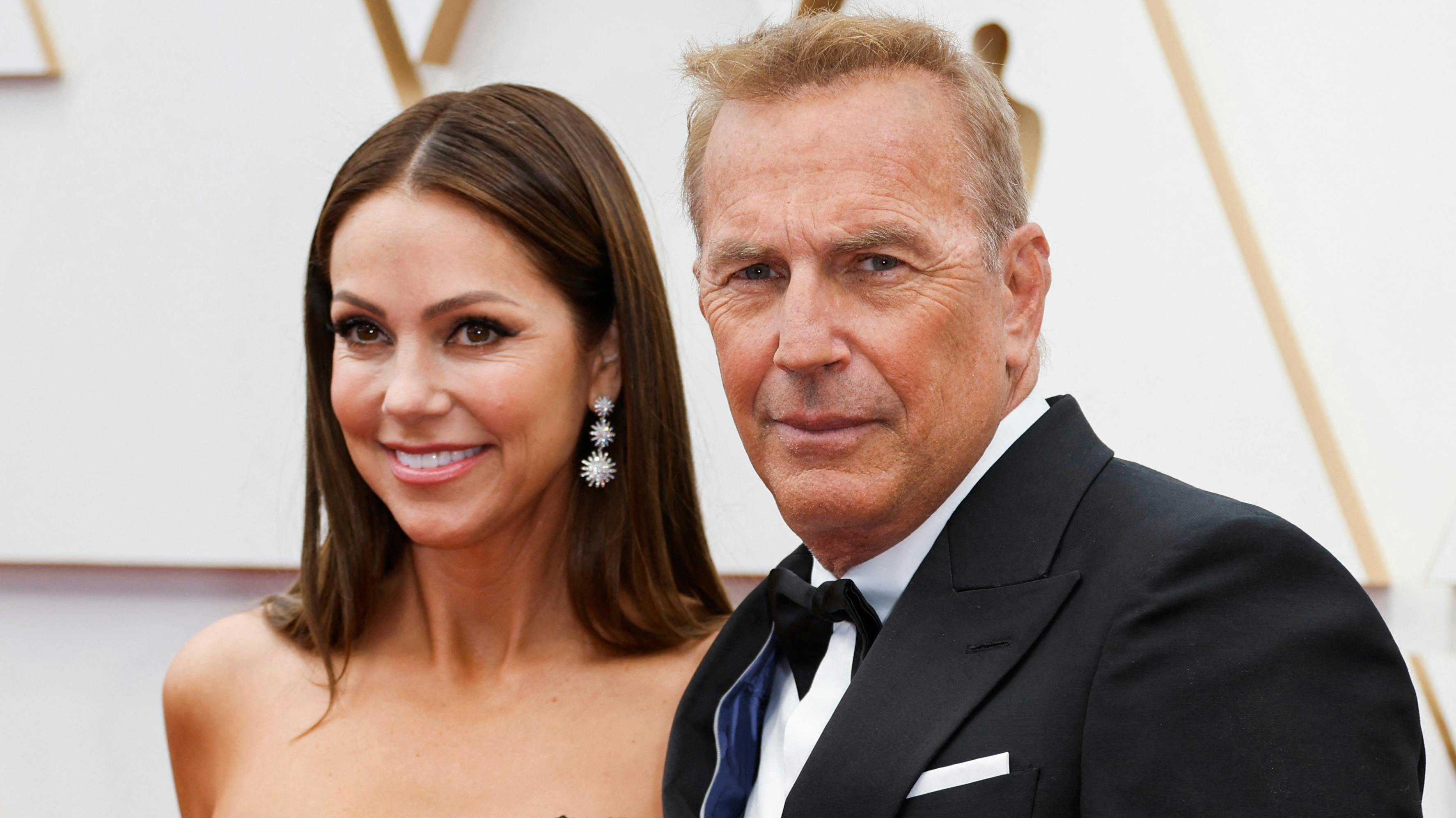 Kevin Costner og Christine Baumgartner. 