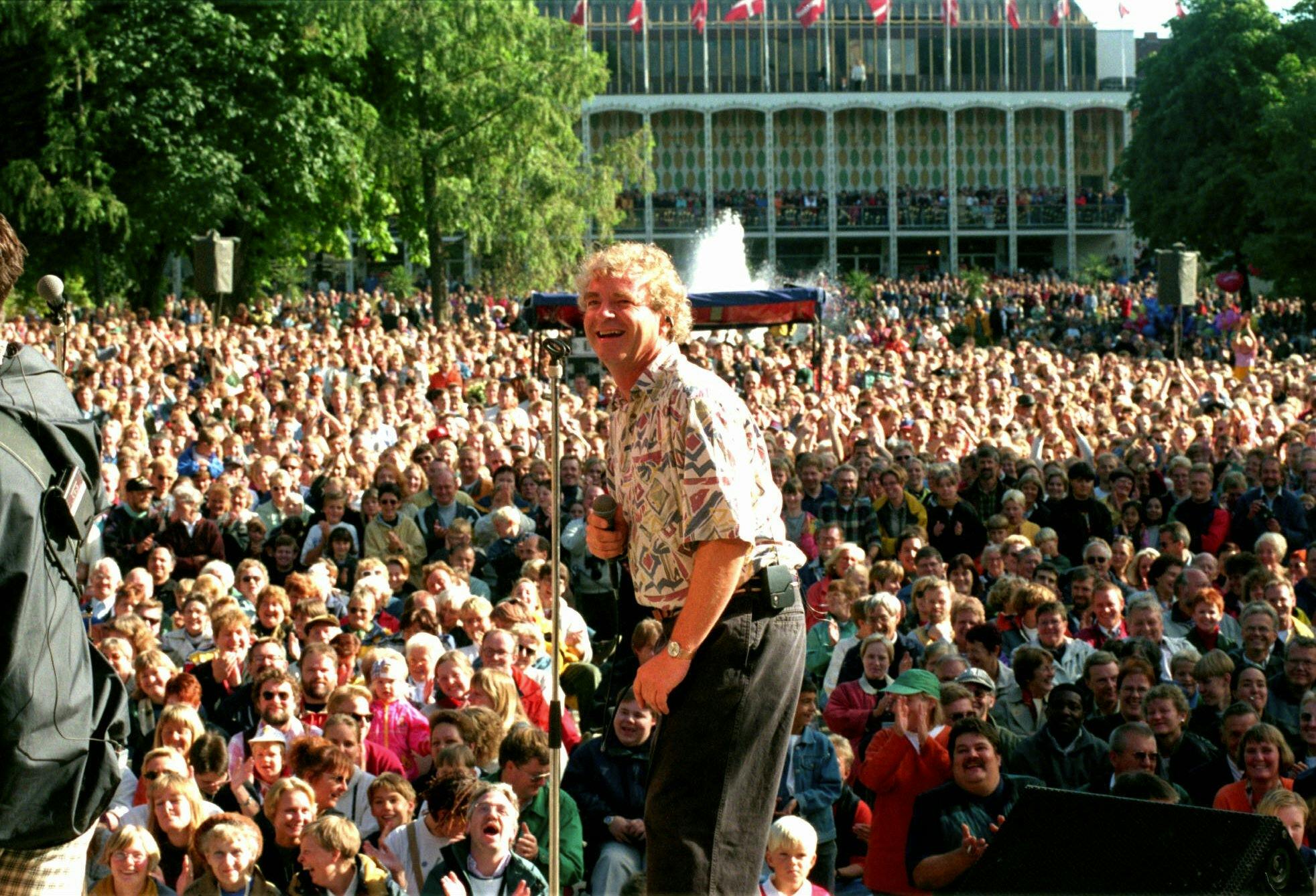 Shu-Bi-Dua, trak fulde huse, da de optrådte på Plænen i 1996.