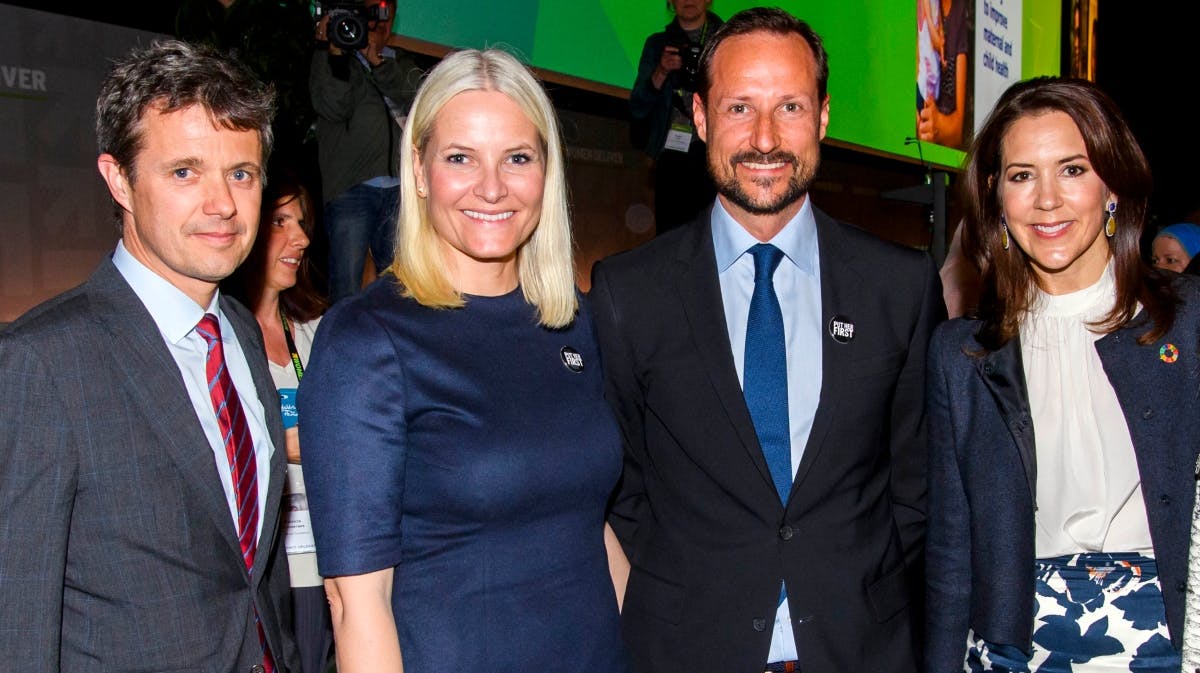 kronprins Frederik, kronprinsesse Mette-Marit, kronprins Haakon og kronprinsesse Mary