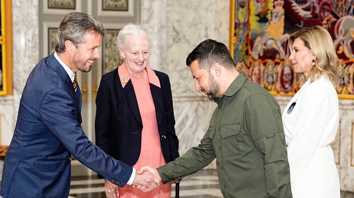 Dronning Margrethe og kronprinsparret tager imod det ukrainske præsidentpar på Christiansborg Slot. 