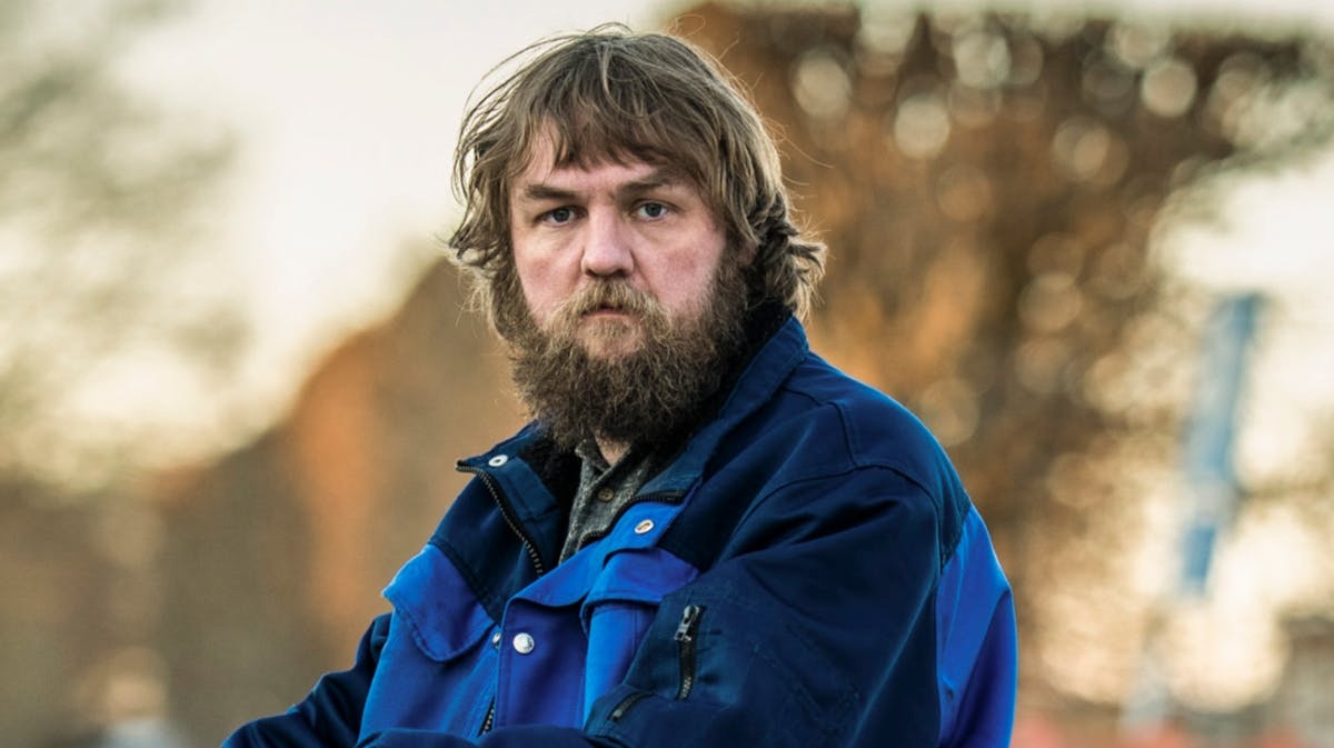 Allan som Jonas Mogensen i "Minkavlerne". 