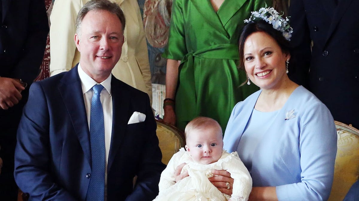 Prins Gustav og prinsesse Carina med dåbsbarnet, prins Gustav Albrecht.&nbsp;