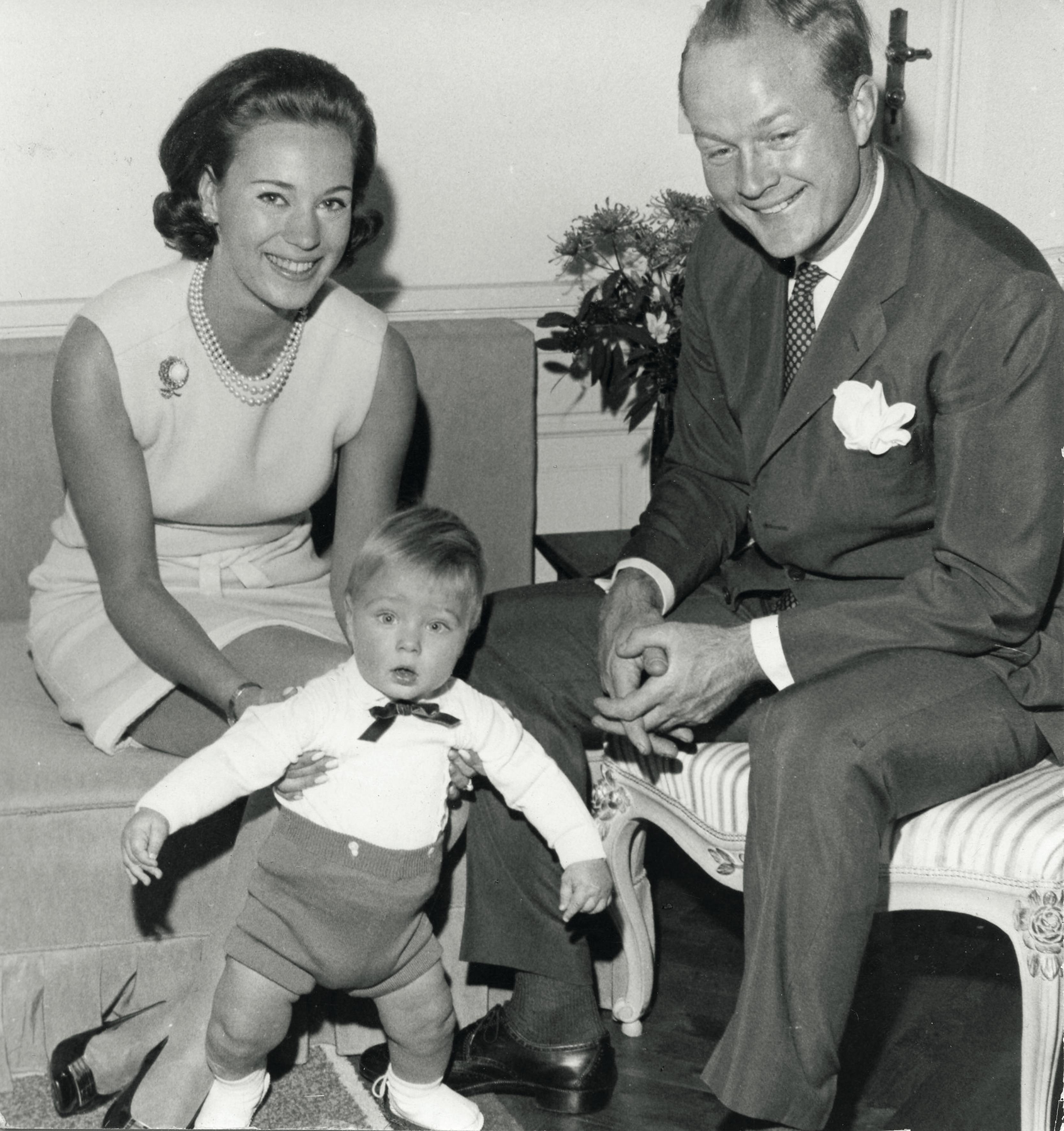 Prinsesse Benedikte og prins Richard med lille prins Gustav. (Udateret arkivfoto, starten af 1970'erne). -