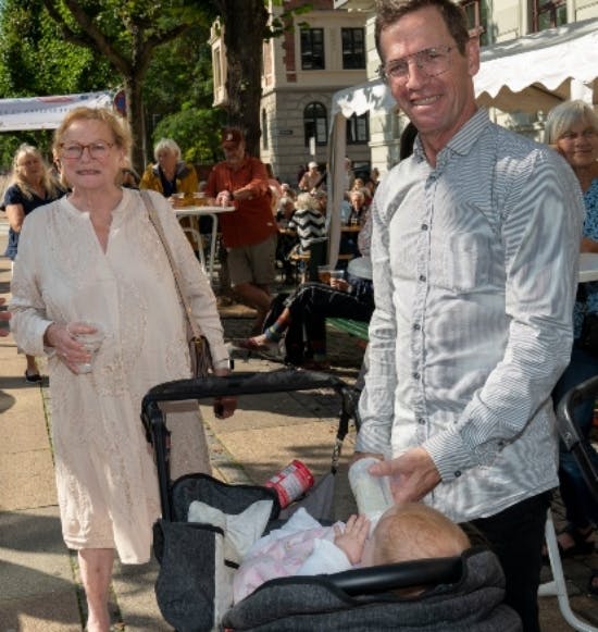 Lisbet Dahl med sønnen Jacob Dahl. 