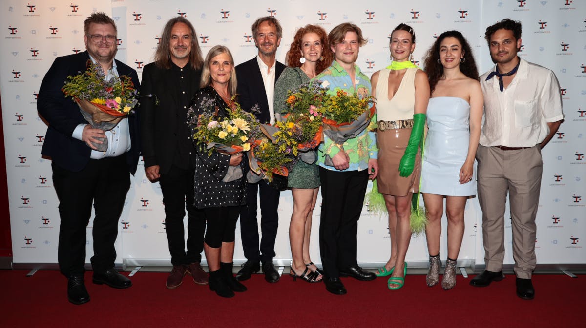 Peter Albrectsen, Lars Brygmann, Johanne Louise Schmidt, Jonathan Bergholdt, Petruska Miehe-Renard, Hanin Georgis, Alexander Mayah Larsen. 