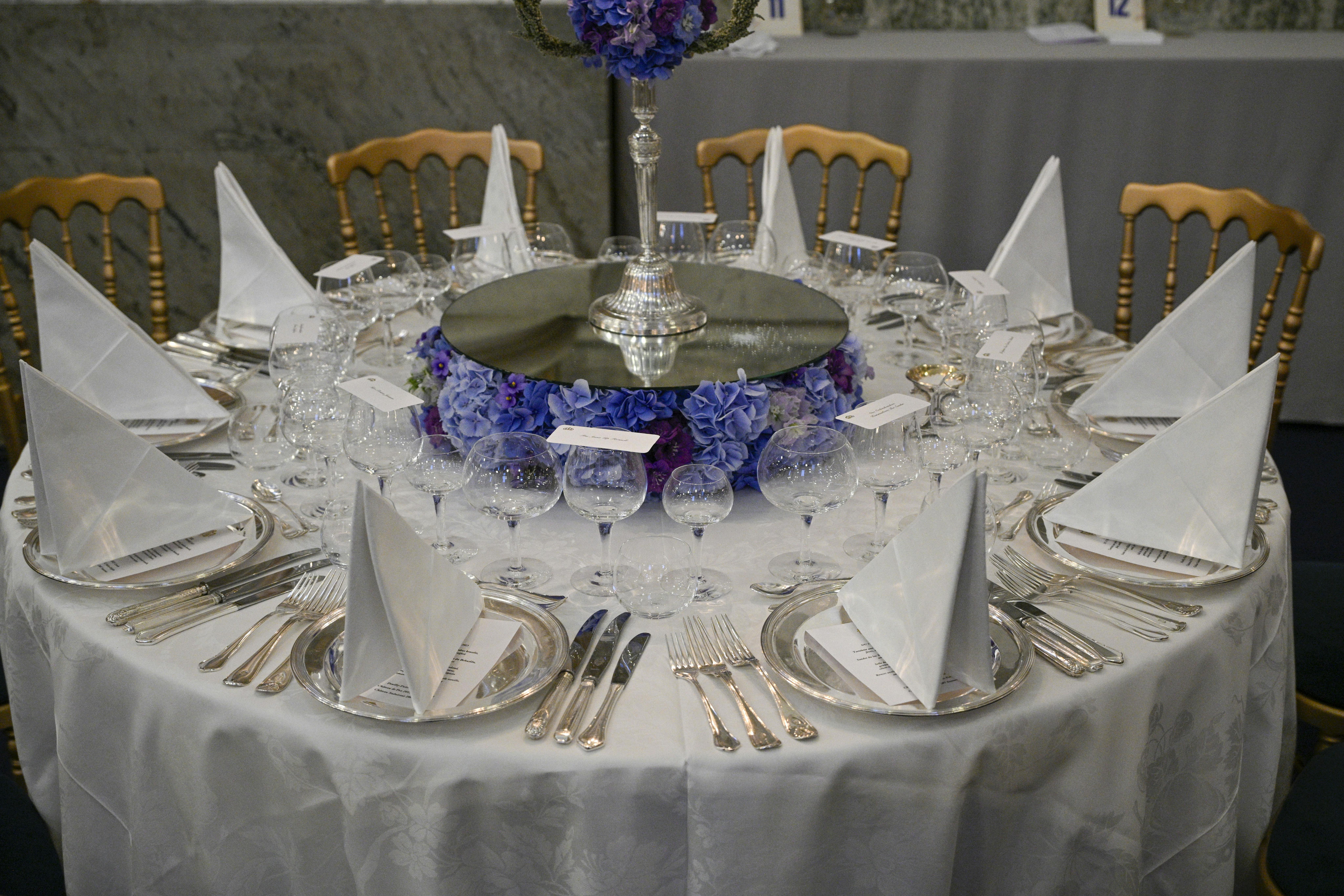 Table decorations at the Jubilee dinner at the Royal Palace in Stockholm, Sweden, on September 15, 2023, in connection with the 50th anniversary of HM the King's accession to the throne. Photo: Anders Wiklund/ TT / code 10040