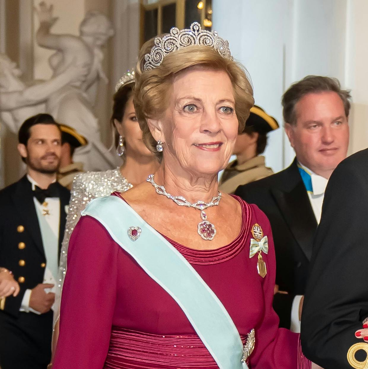 https://imgix.billedbladet.dk/2023-09-19/dronning-anne-marie-halskaede.1.jpg