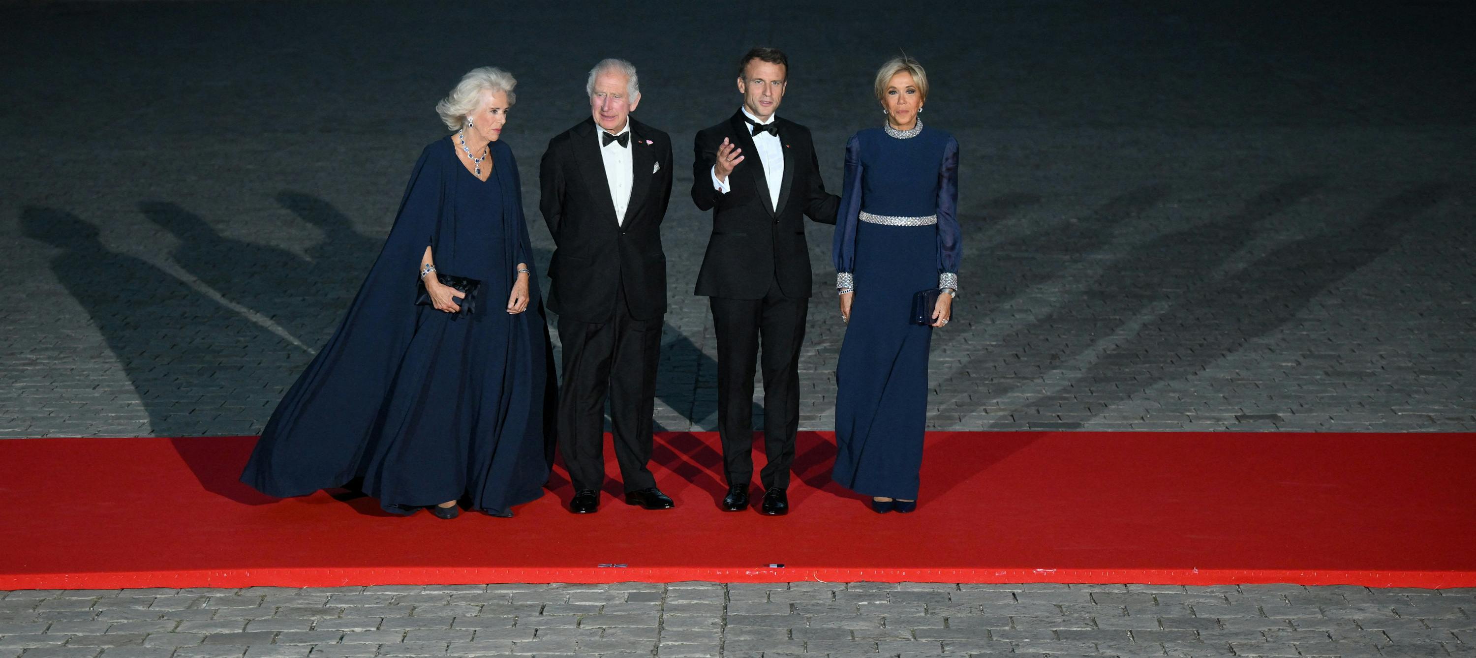 Dronning Camilla, kong Charles, præsident Emmanuel Macron og Brigitte Macron.