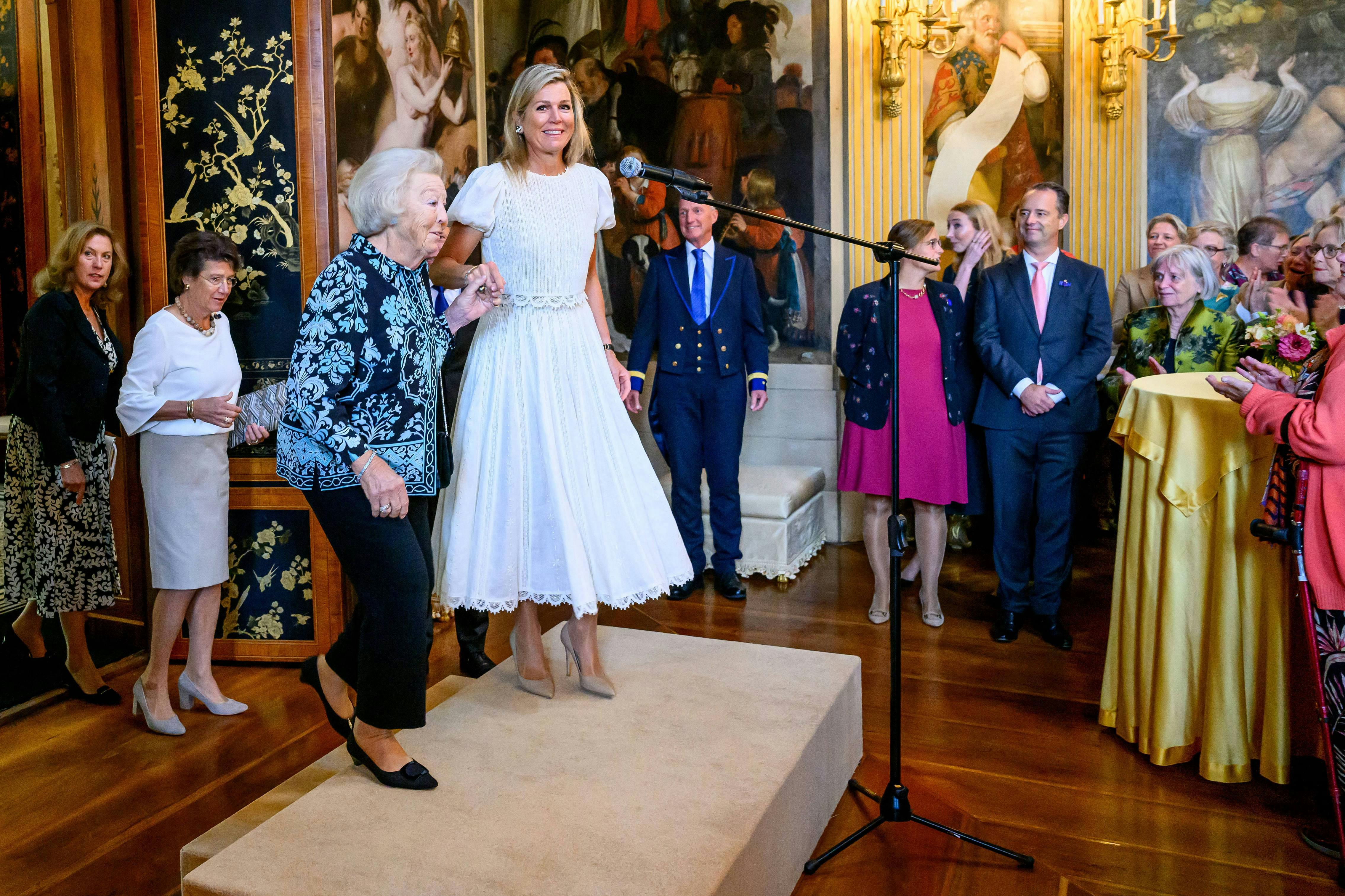 Queen Maxima and Princess Beatrix at the reception for the craftsmen who helped embroider the new curtains for the Chinese Hall in Huis ten Bosch Palace in The Hague. 20 Sep 2023 Pictured: Queen Maxima and Princess Beatrix at the reception for the craftsmen who helped embroider the new curtains for the Chinese Hall in Huis ten Bosch Palace in The Hague. Photo credit: MEGA TheMegaAgency.com +1 888 505 6342 (Mega Agency TagID: MEGA1034419_045.jpg) [Photo via Mega Agency]