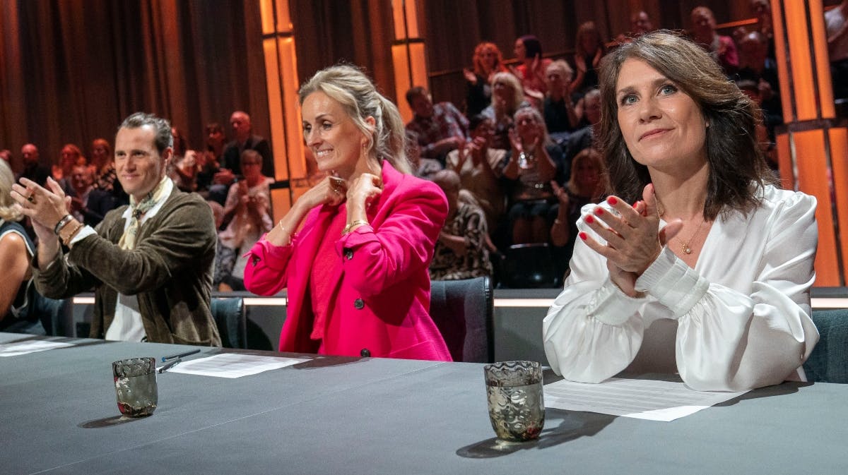 Sonny Fredie Pedersen, Marianne Eihilt og Mia Lyhne udgjorde en del af dommerpanelet i program 1. 