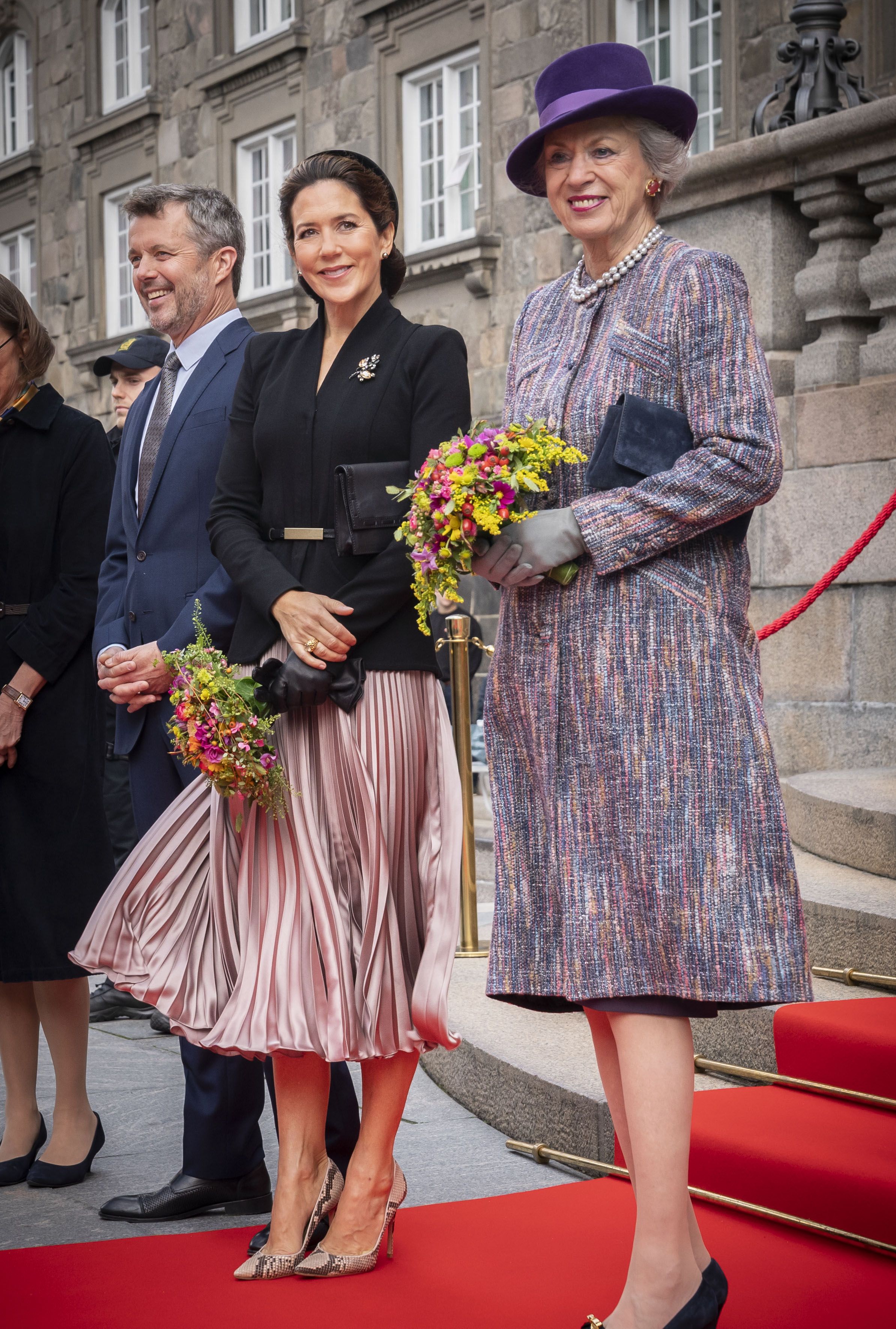 Prinsesse Benedikte Tør Godt Mikse: To Forskellige Lilla Look Blev Til ...