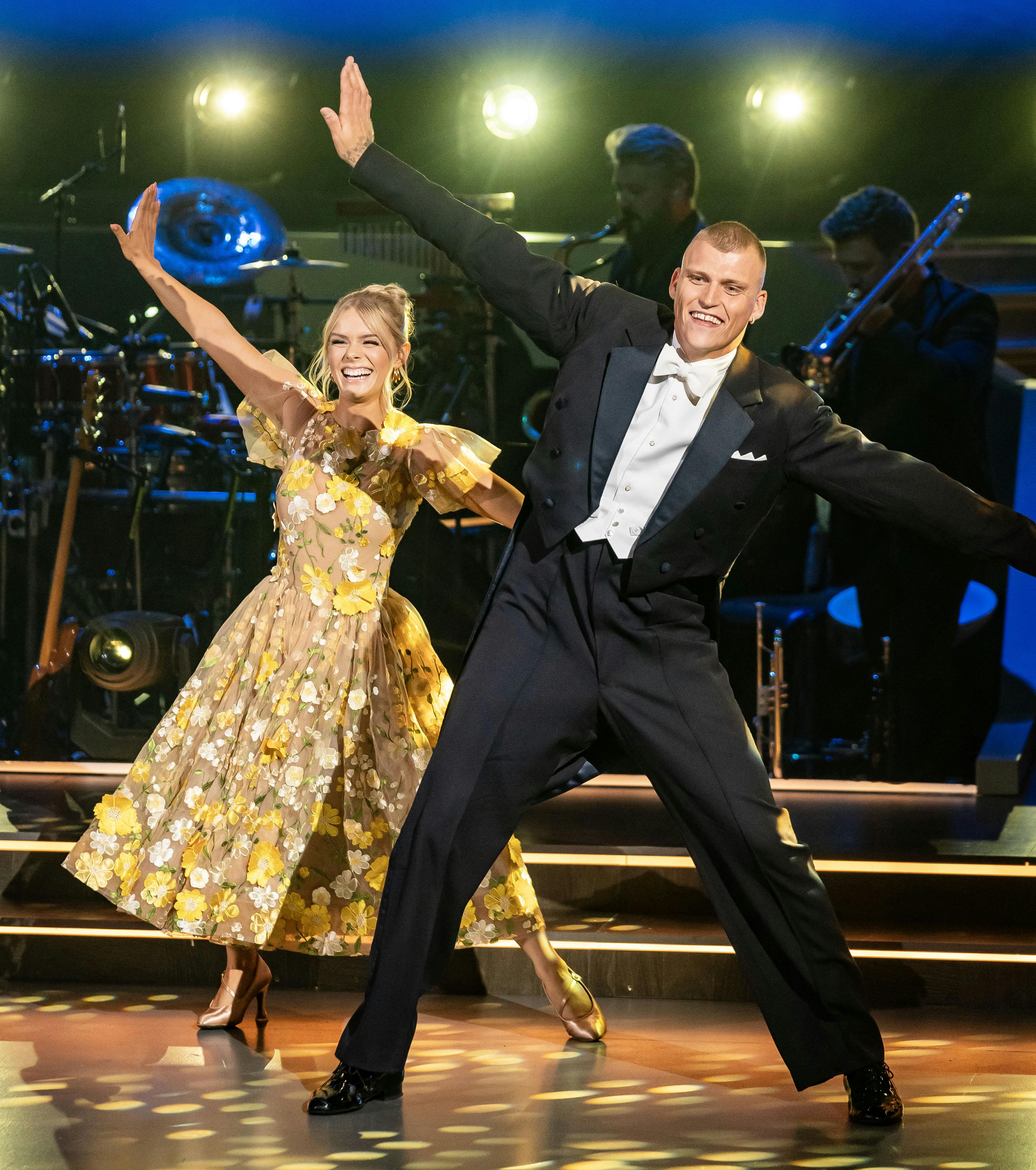 OPGAVE: Vild med dans 2023Sebastian Bull og Asta BjörkSTED: VermundsgadeJOURNALIST: Laura Dalgård Hansen og Nikolaj BondeFOTOGRAF: Hanne JuulDATO: 20230929