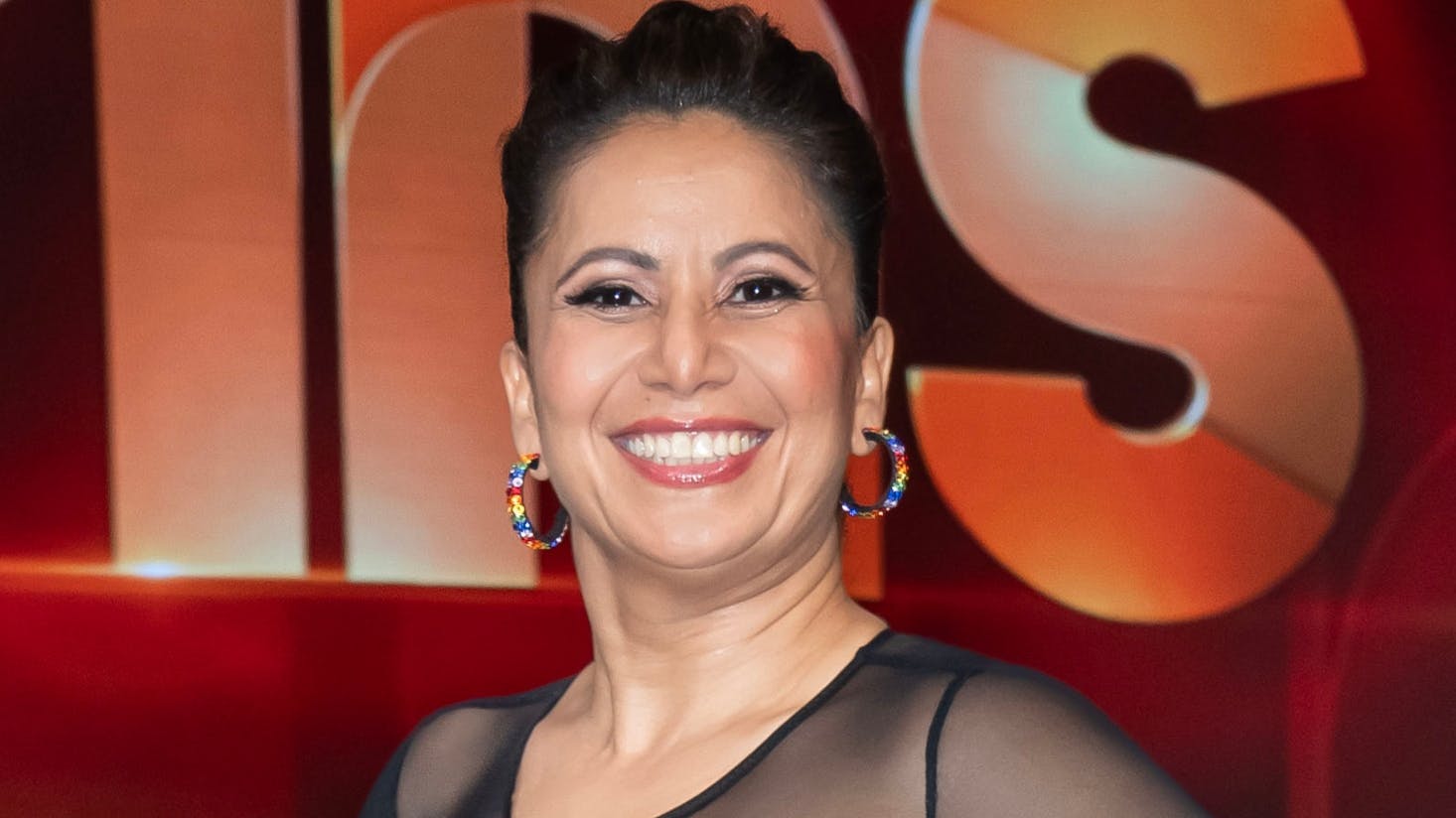 Özlem Cekic.