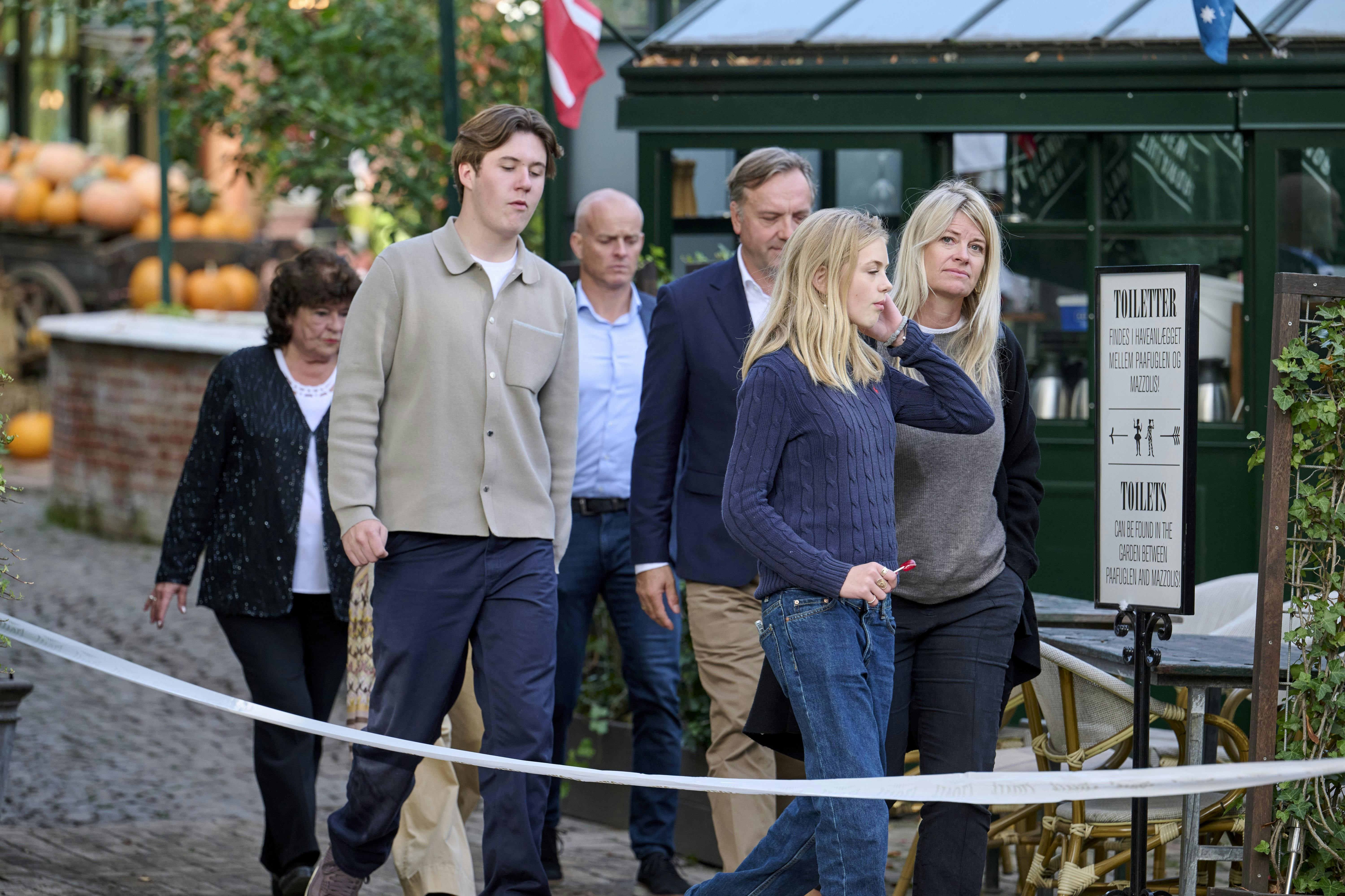 Opgavebeskrivelse: Premiere Peter Pan. Kronprinsesse Mary, prinsesse Isabella, prins Christian og prins Vincent er til stede.Sted: Glassalen TivoliFotograf: Lars H. LaursenJournalist: Jan Körner og ulrik UlriksenOptagelsedato: 2023.10.07