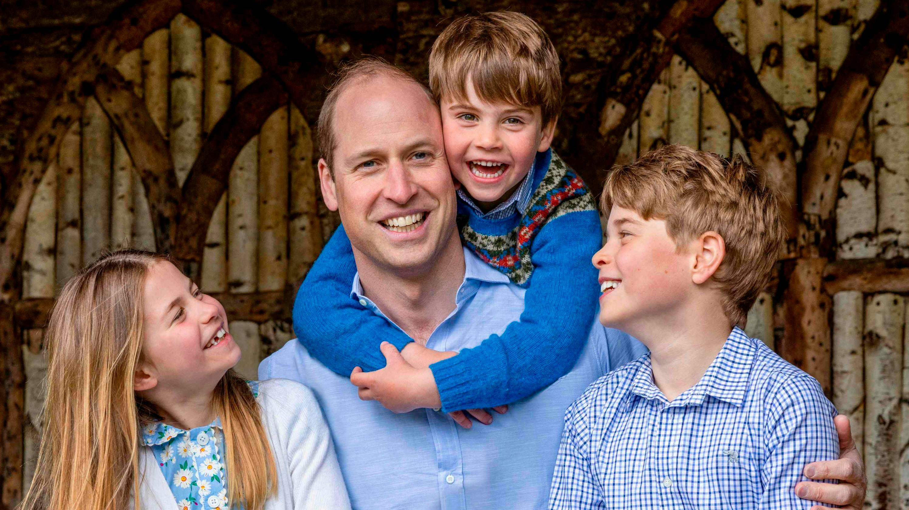 Prins William med sine tre børn, prinsesse Charlotte, prins Louis og prins George. 