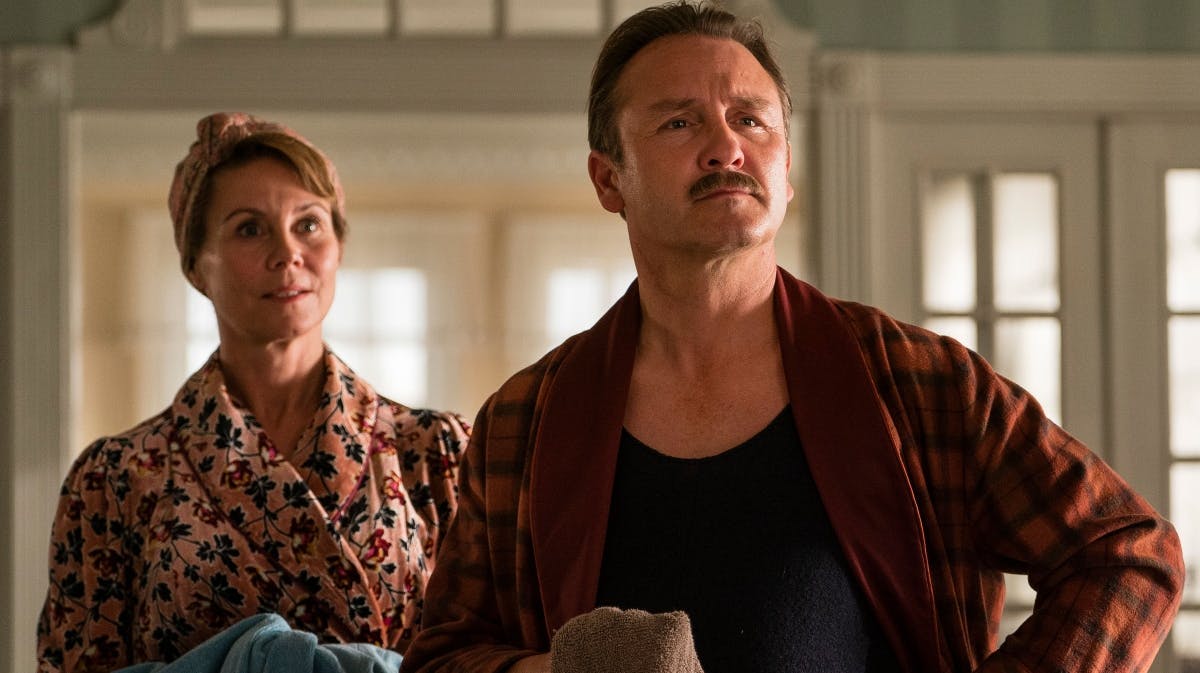 Anne Louise Hassing og Lars Ranthe i "Badehotellet". 