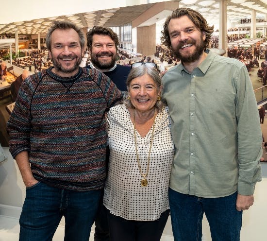 Patricia Asbæk med sønnerne Thomas, Martin og Pilou. 