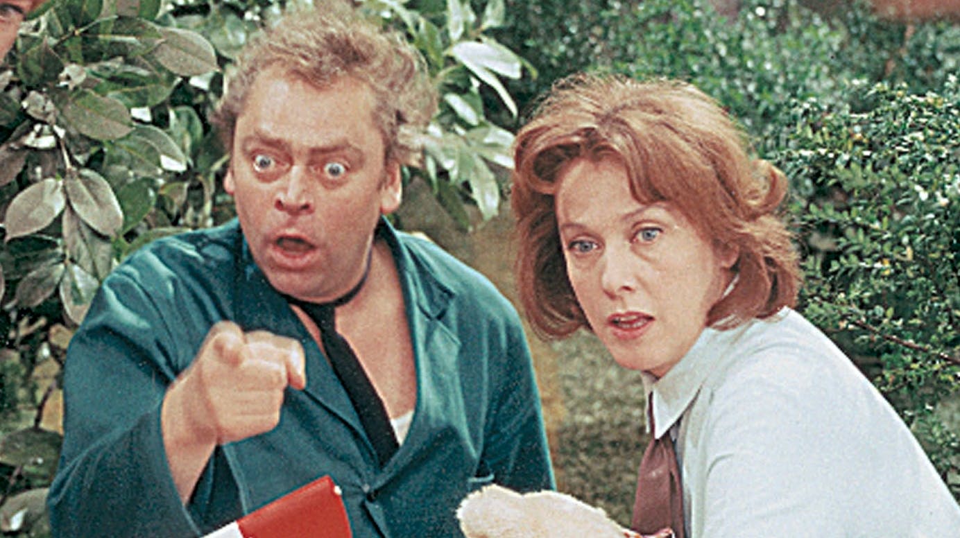 Dirch Passer og Caja Heimann i "Passer passer piger".