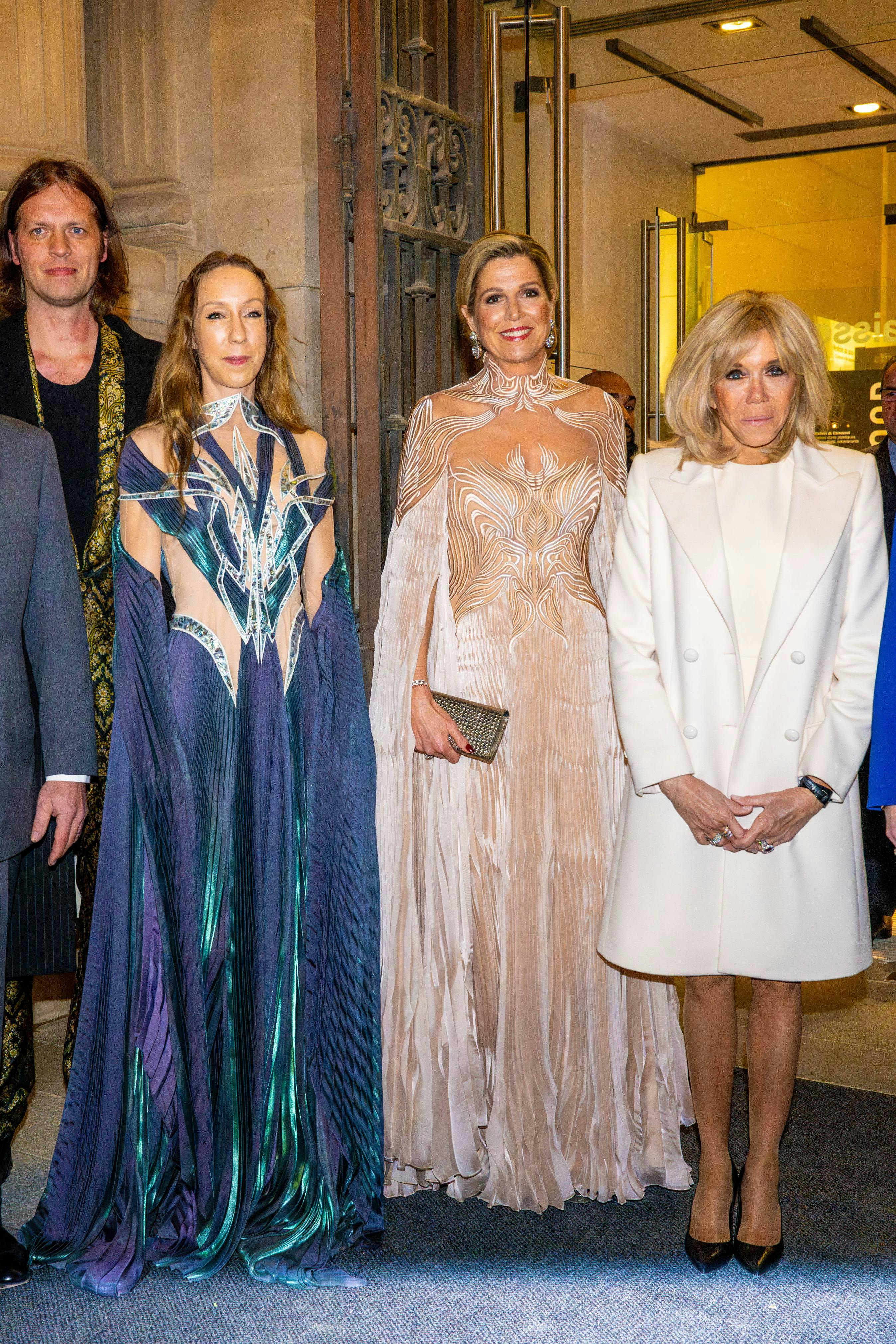 Iris van Herpen, dronning Maxima og Brigitte Macron