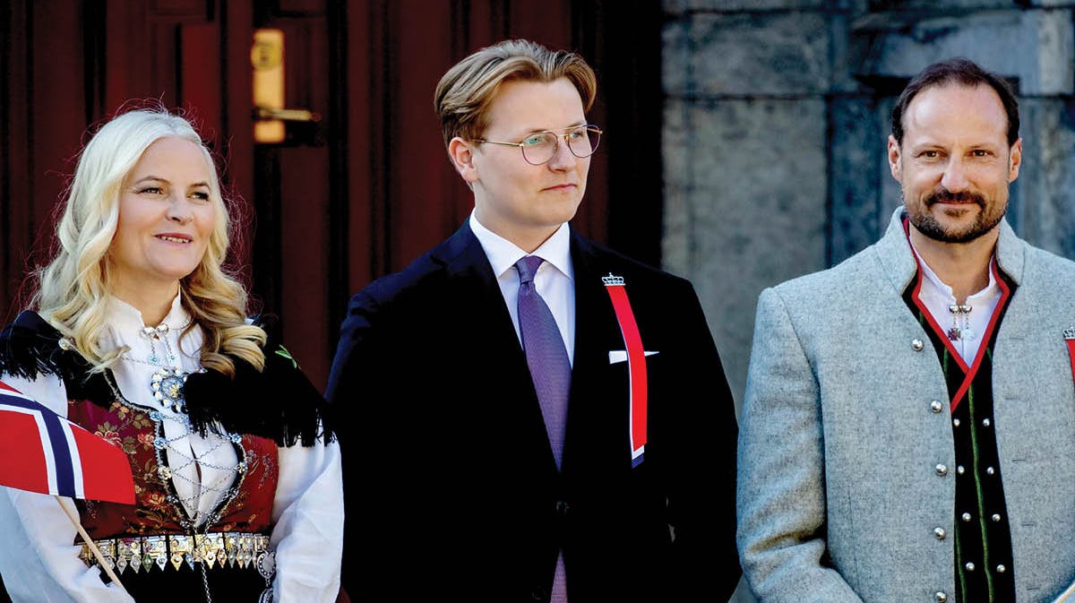Kronprinsesse Mette-Marit, prins Sverre Magnus og kronprins Haakon 17. maj 2023.&nbsp;