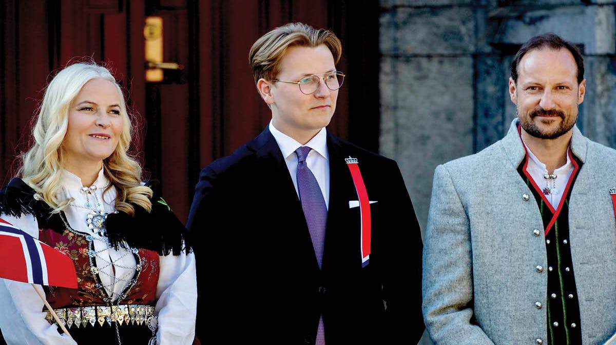 Kronprinsesse Mette-Marit, prins Sverre Magnus og kronprins Haakon 17. maj 2023. 