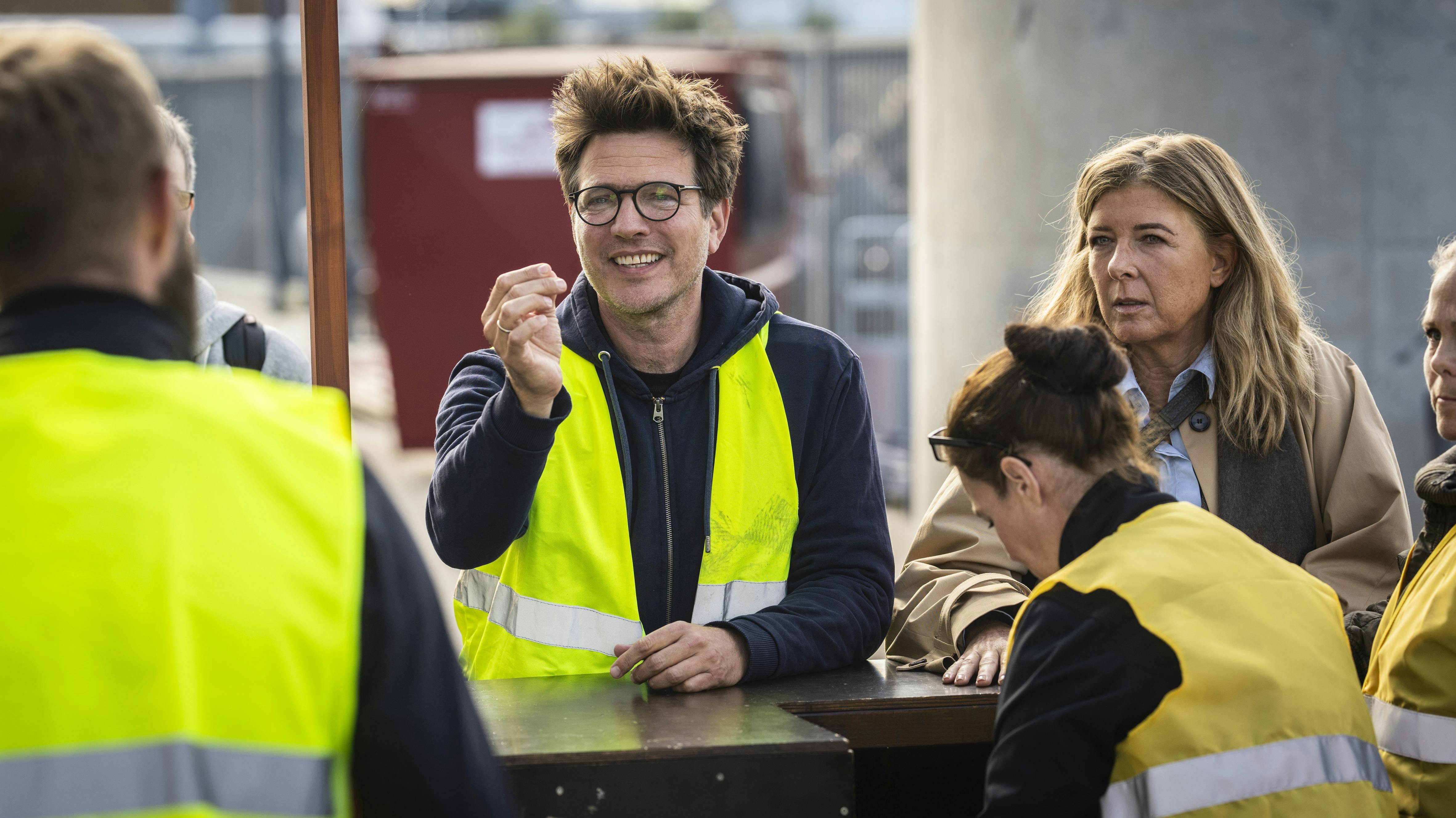 Thomas Vinterberg og Paprika Steen under optagelserne til "Familier som vores"