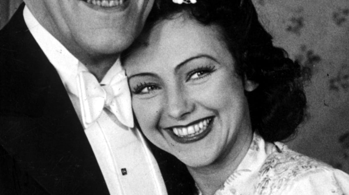 Marguerite Viby i filmen "Frøken Kirkemus" fra 1941, hvor hun spillede over for Poul Reumert. 