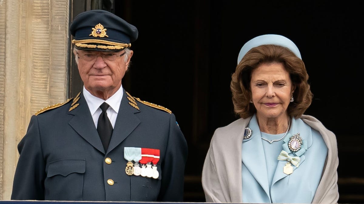 Der skal spares i det svenske kongehus. Her ses kong Carl Gustaf og dronning Silvia ved 50-års regeringsjubilæumsfejringen tidligere i år.