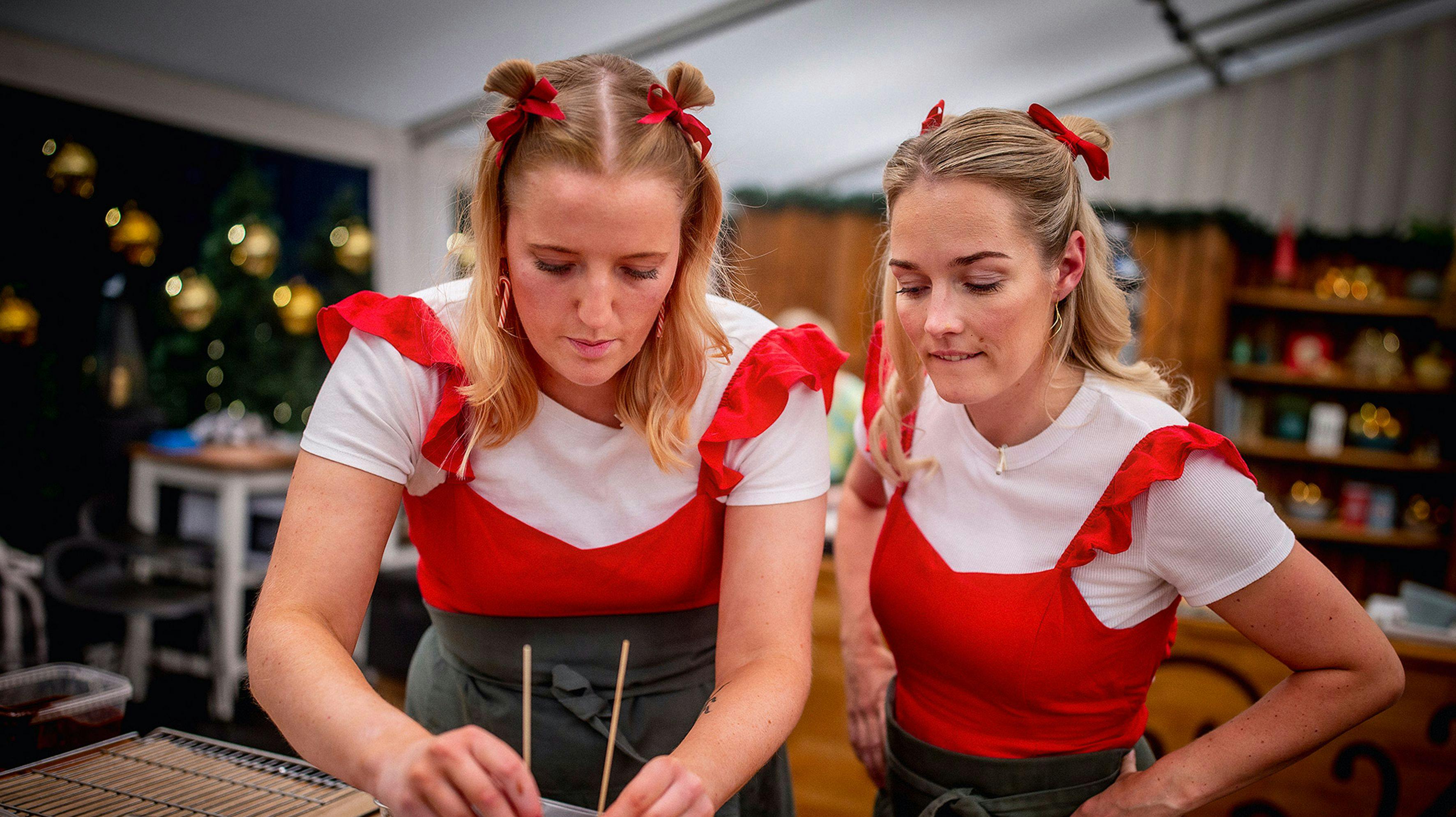 Nanna og Laura i "Den store julebagedyst".