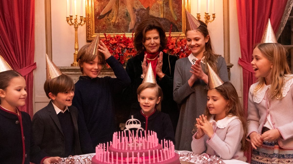 Dronning Silvia med sine børnebørn