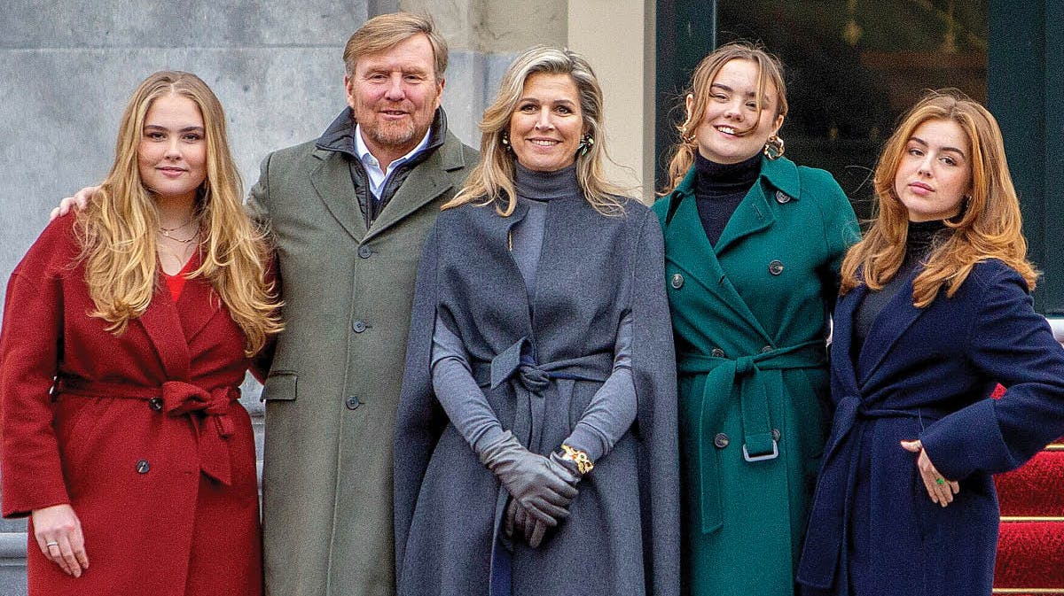 Kong Willem-Alexander og dronning Maximas officielle julebilleder med døtrene 2023.