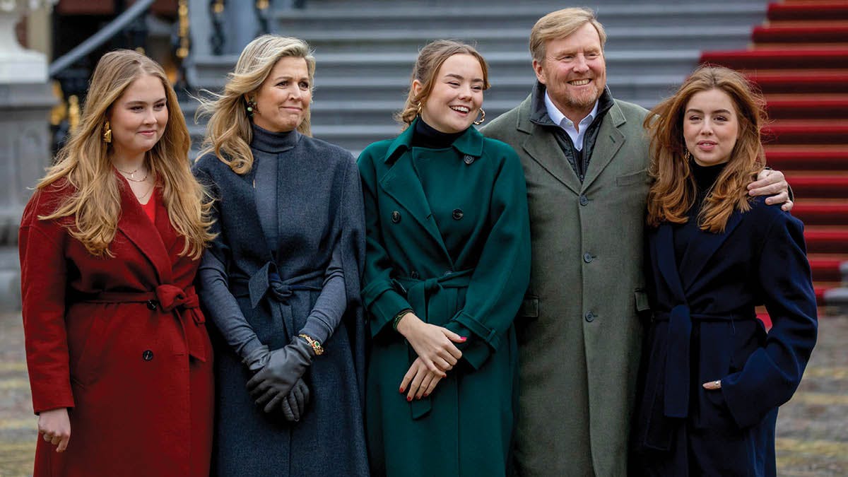 Kong Willem-Alexander og dronning Maximas officielle julebilleder med døtrene 2023.