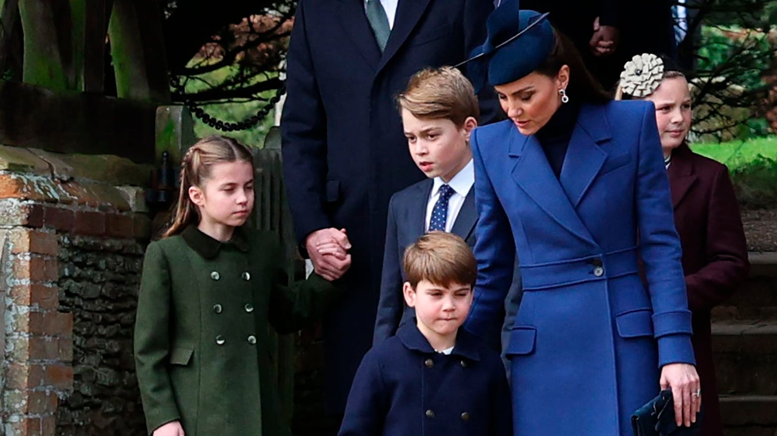 Prinsesse Catherine sammen med prinsesse Charlotte, prins George og prins Louis.