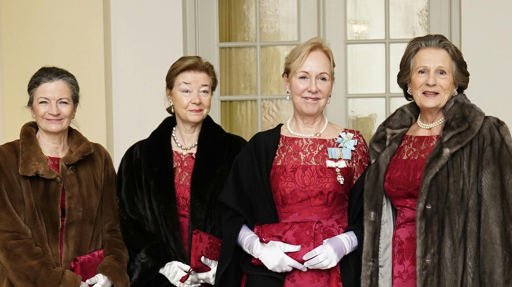 Dronning Margrethes fire hofdamer, Jette Nordam, Annette de Scheel, Henriette Obel og Annelise Wern.