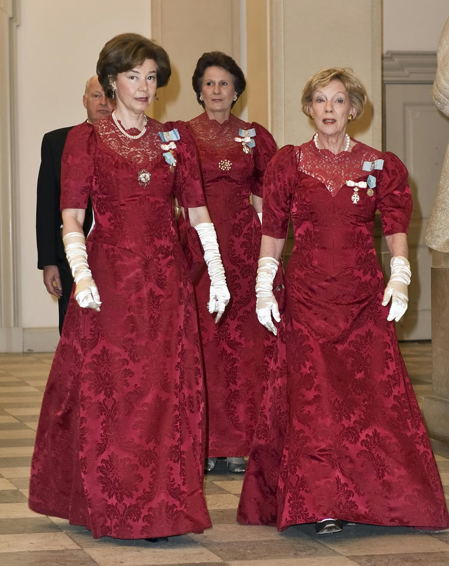 Her ses hofdamerne Annette de Scheel, Annelise Wern og Ane Vibeke Foss i 2010.